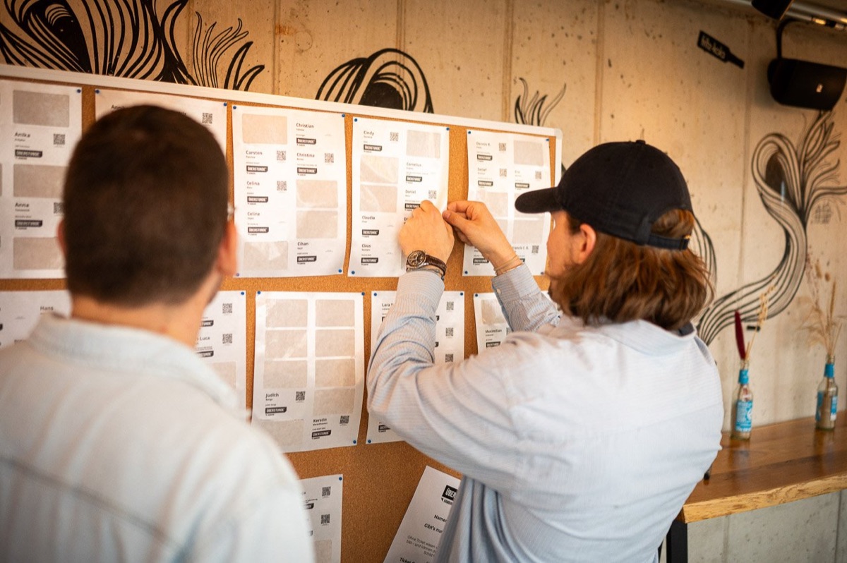 Vereine & Schulen – Namensschilder auf einem Event